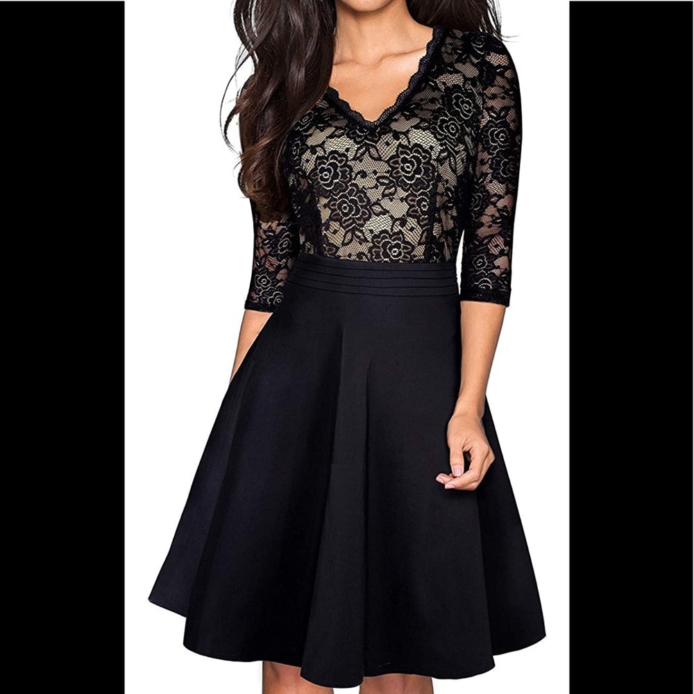 HOMEYEE Women's Chic V-Neck Lace Patchwork Flare Party Dress